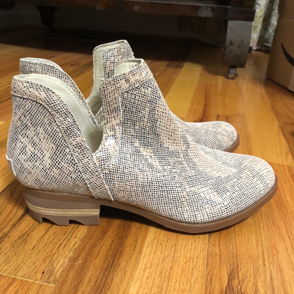 COPY - Women's Lolla Cut Out Bootie size 10